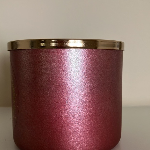 USED 🎄THE PERFECT CHRISTMAS 🎄 3- WICK CANDLE WHITE BARN/ BATH BODY WORKS - Picture 3 of 8